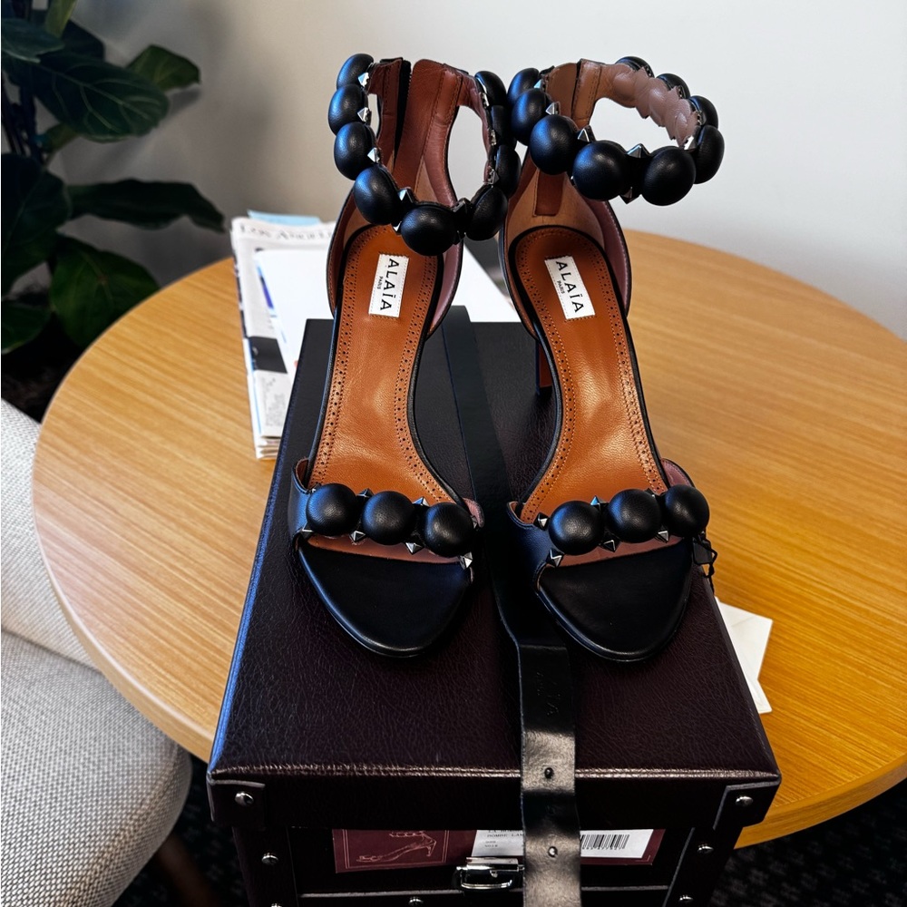 Alaia- Bombe lambskin heel